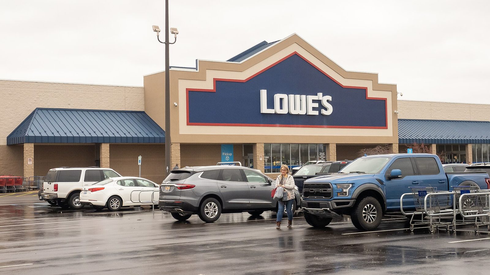 Lowe's Home Improvement storefront